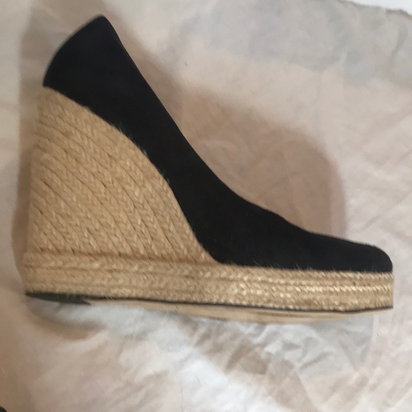 “FERRAGAMO” “Bernie” Black Espadrille Wedges. - Picture 9 of 16